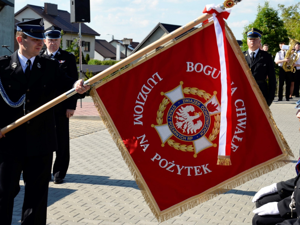 CZAJKÓW: Nowy sztandar na 100-lecie jednostki (ZDJĘCIA)