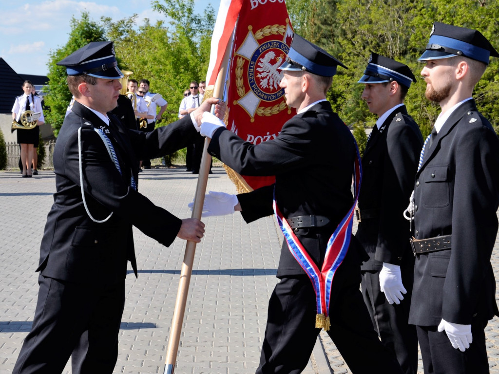 CZAJKÓW: Nowy sztandar na 100-lecie jednostki (ZDJĘCIA)