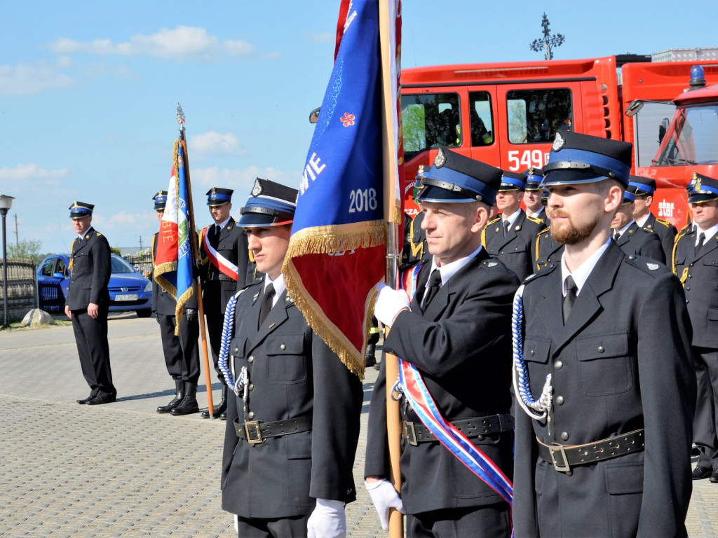 CZAJKÓW: Nowy sztandar na 100-lecie jednostki (ZDJĘCIA)