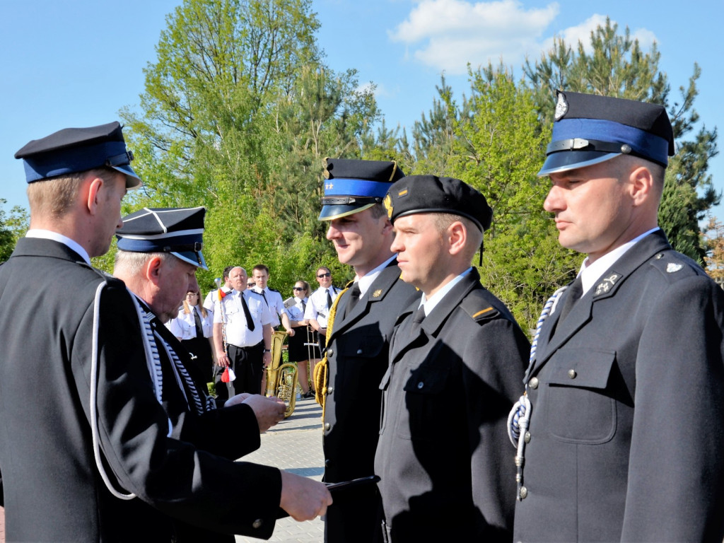 CZAJKÓW: Nowy sztandar na 100-lecie jednostki (ZDJĘCIA)