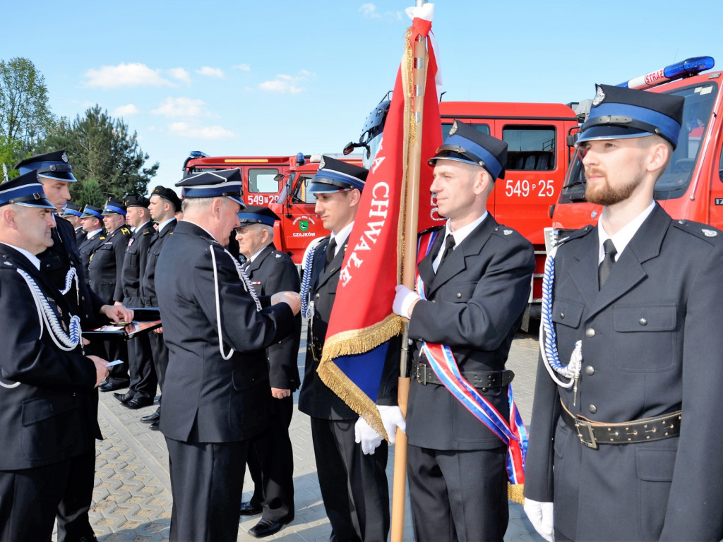 CZAJKÓW: Nowy sztandar na 100-lecie jednostki (ZDJĘCIA)