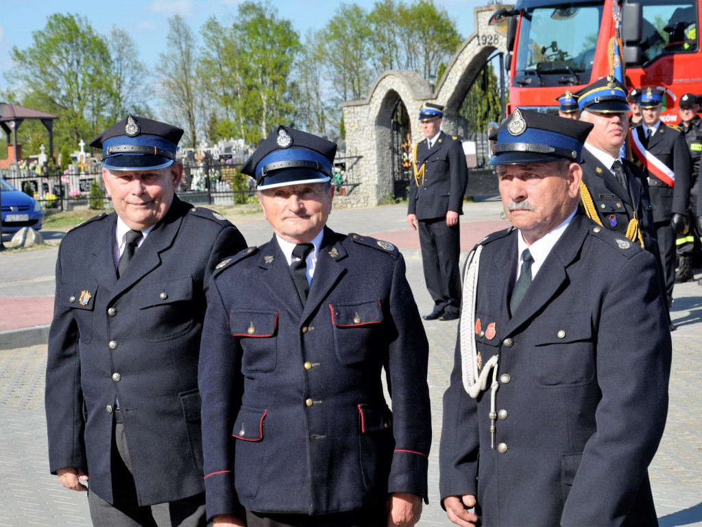 CZAJKÓW: Nowy sztandar na 100-lecie jednostki (ZDJĘCIA)