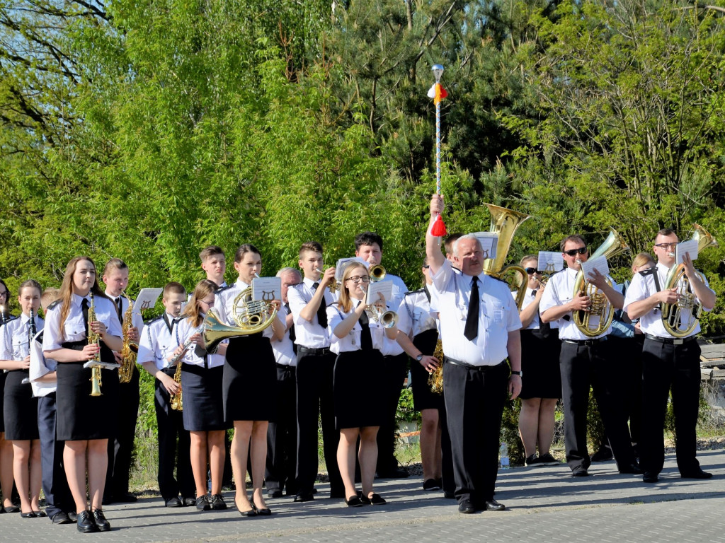CZAJKÓW: Nowy sztandar na 100-lecie jednostki (ZDJĘCIA)