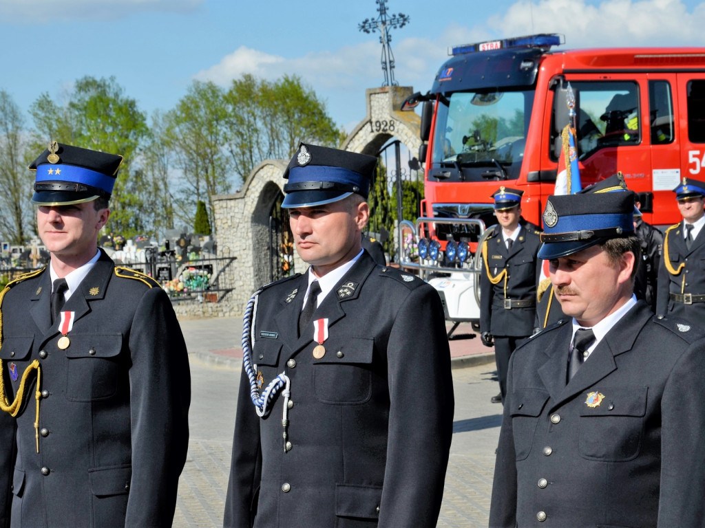 CZAJKÓW: Nowy sztandar na 100-lecie jednostki (ZDJĘCIA)