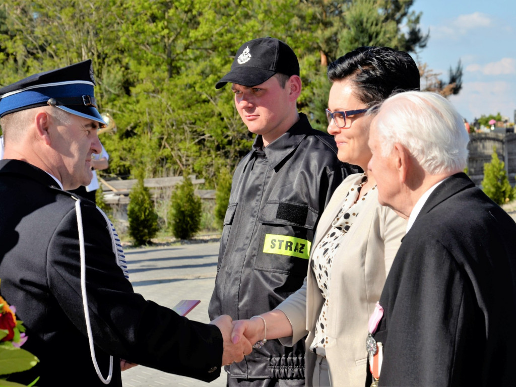 CZAJKÓW: Nowy sztandar na 100-lecie jednostki (ZDJĘCIA)