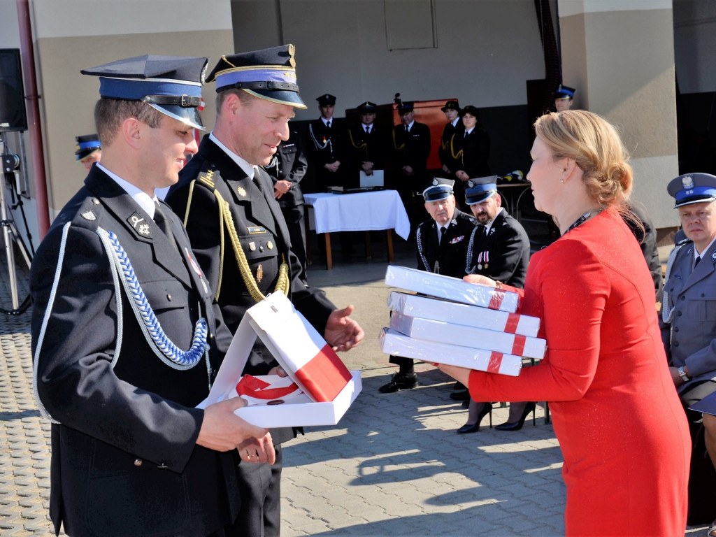 CZAJKÓW: Nowy sztandar na 100-lecie jednostki (ZDJĘCIA)