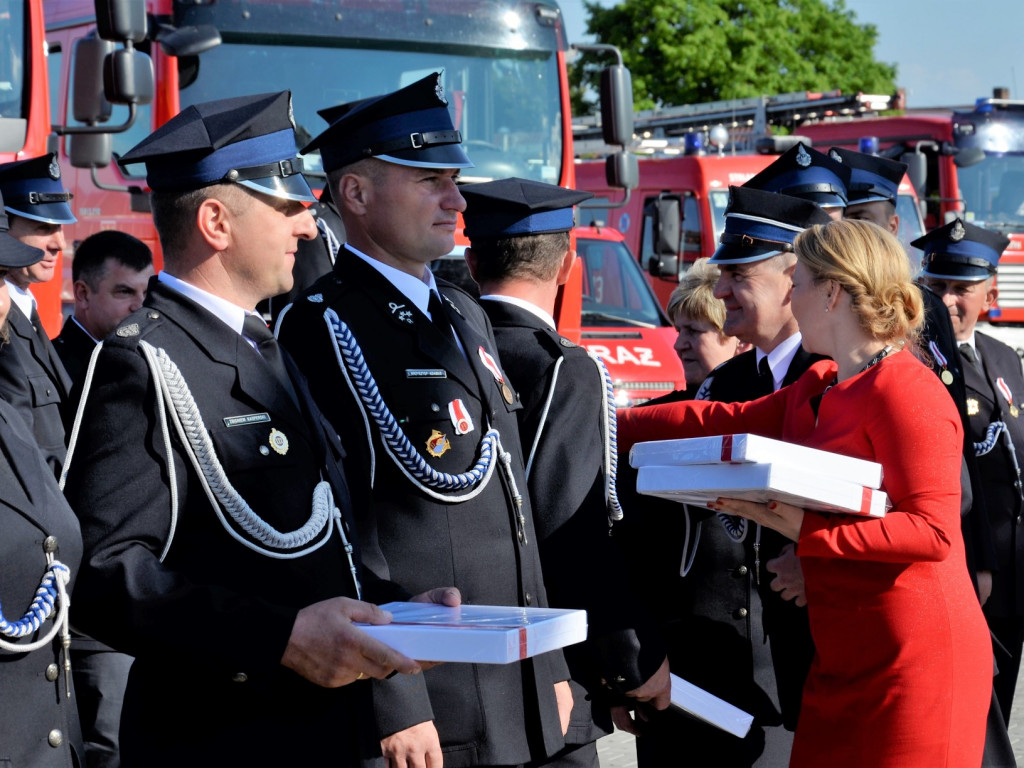 CZAJKÓW: Nowy sztandar na 100-lecie jednostki (ZDJĘCIA)