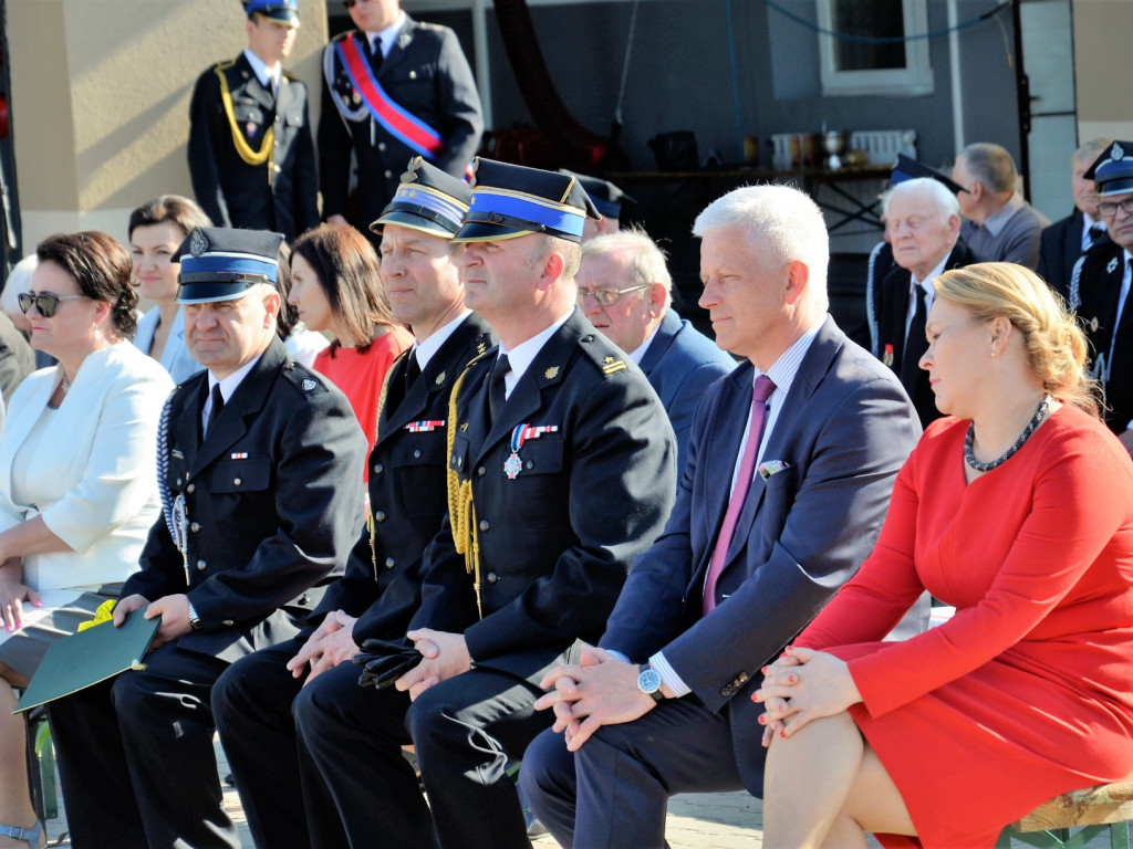 CZAJKÓW: Nowy sztandar na 100-lecie jednostki (ZDJĘCIA)