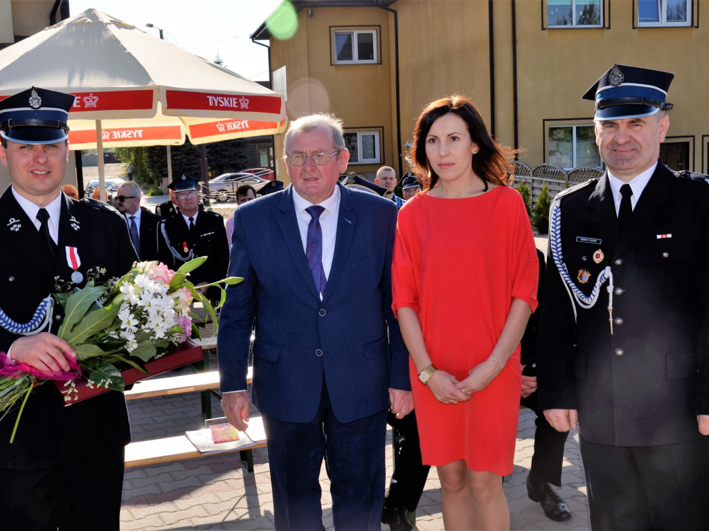 CZAJKÓW: Nowy sztandar na 100-lecie jednostki (ZDJĘCIA)