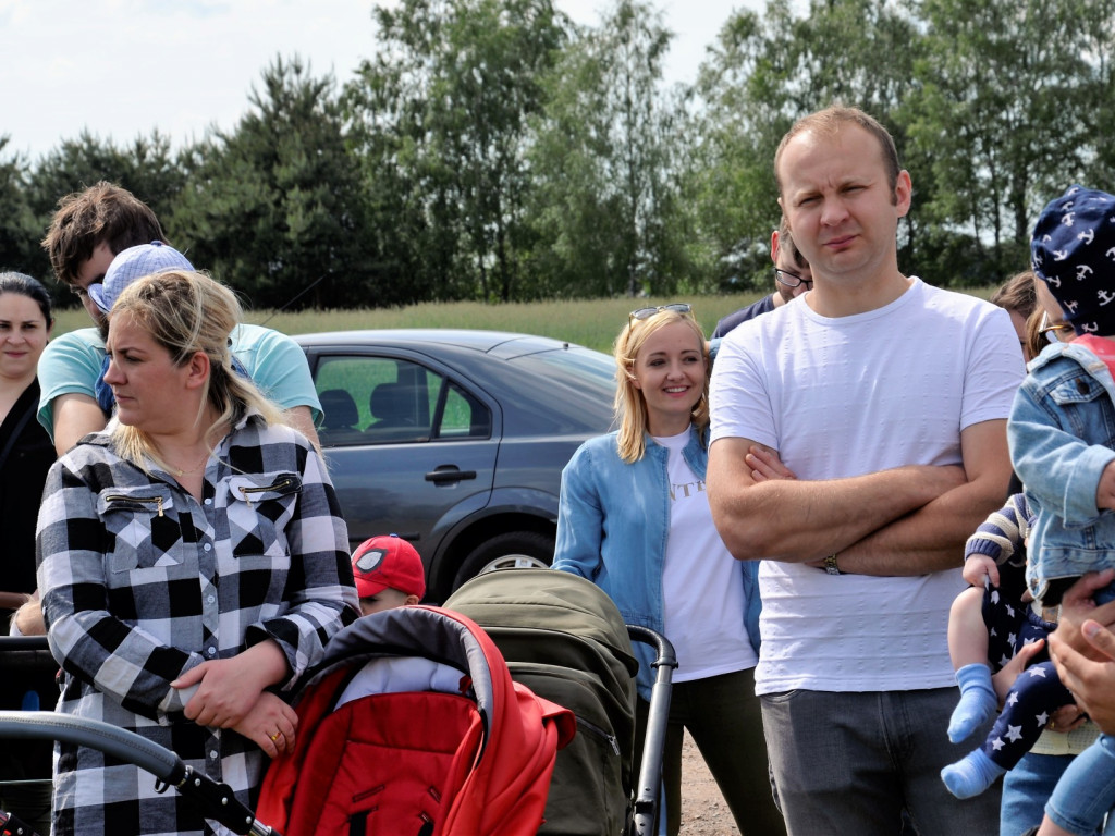 KRASZEWICE: Rodzice najmłodszych mieszkańców gminy posadzili klony