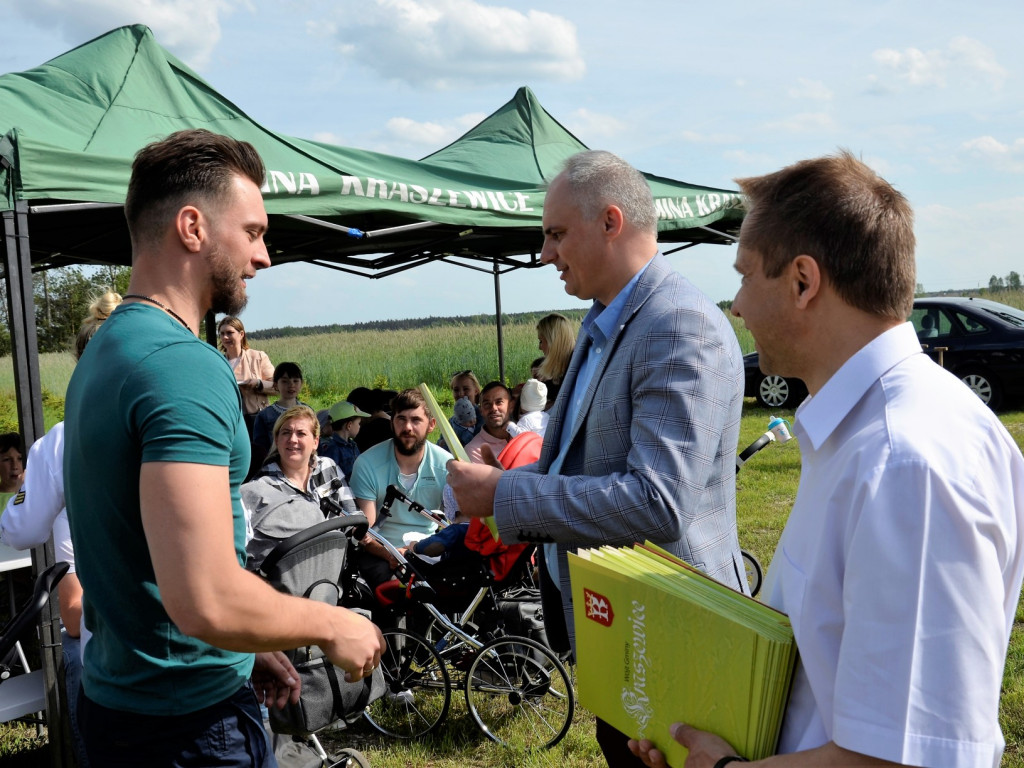 Będą się rozwijać i rosnąć razem z ich pociechami