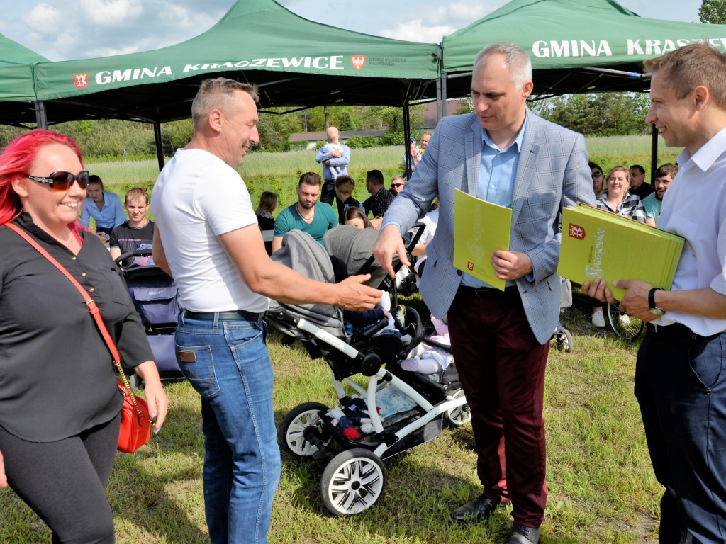 Będą się rozwijać i rosnąć razem z ich pociechami