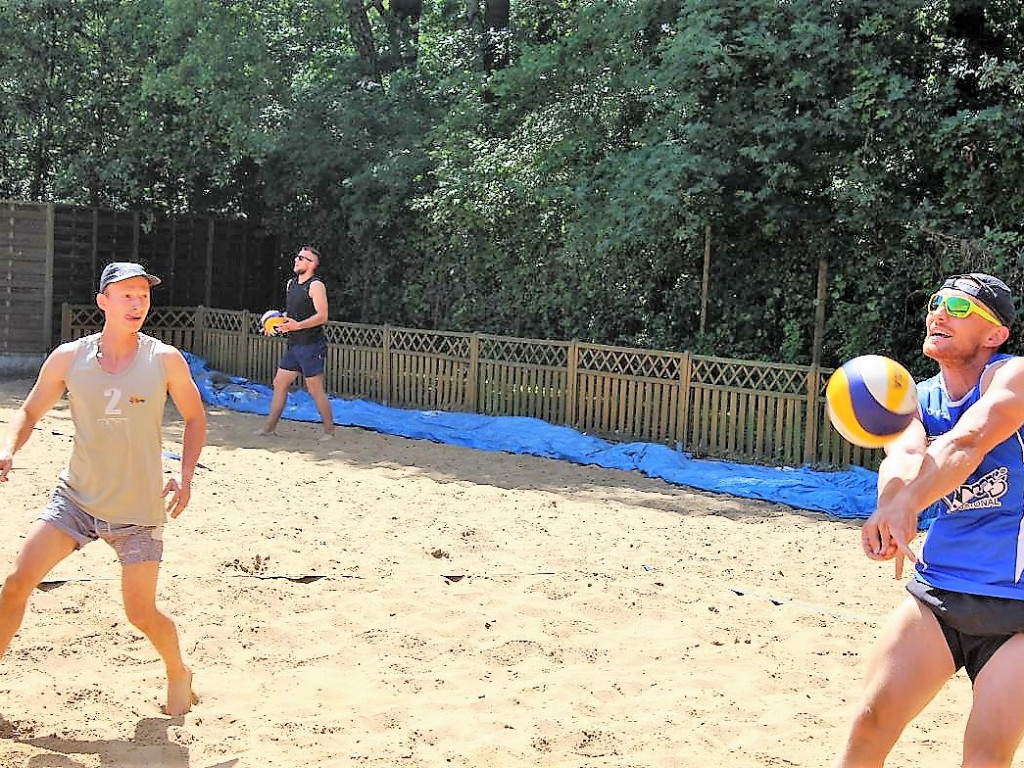 19 edycja turnieju siatkówki plażowej Poniks Cup w Rojowie (ZDJĘCIA)