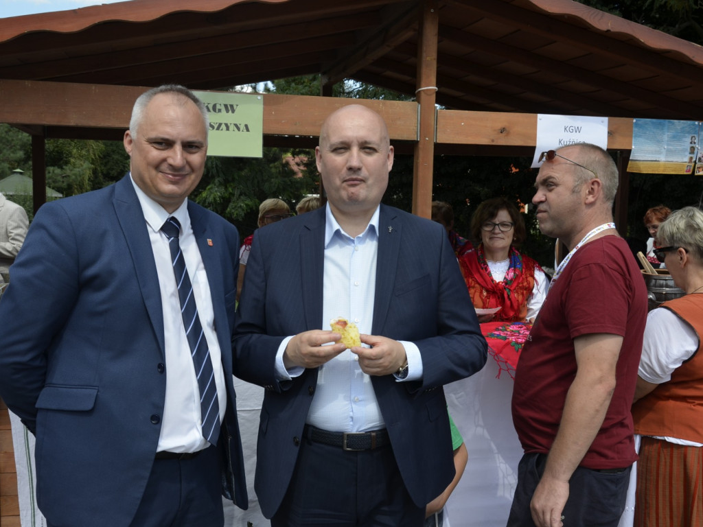 Państwo musi być z obywatelami - mówił w Ostrzeszowie premier Mateusz Morawiecki
