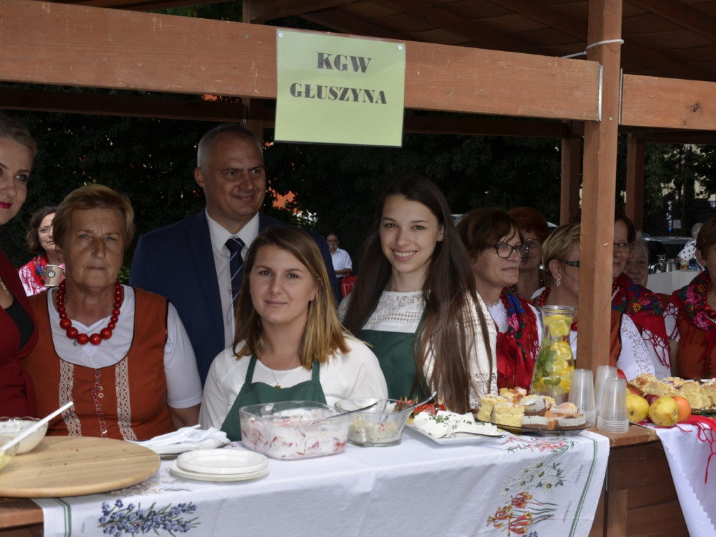 Państwo musi być z obywatelami - mówił w Ostrzeszowie premier Mateusz Morawiecki