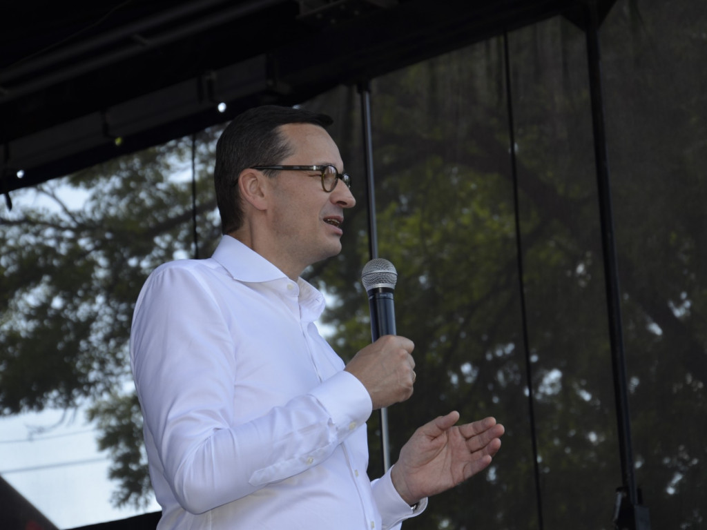 Państwo musi być z obywatelami - mówił w Ostrzeszowie premier Mateusz Morawiecki
