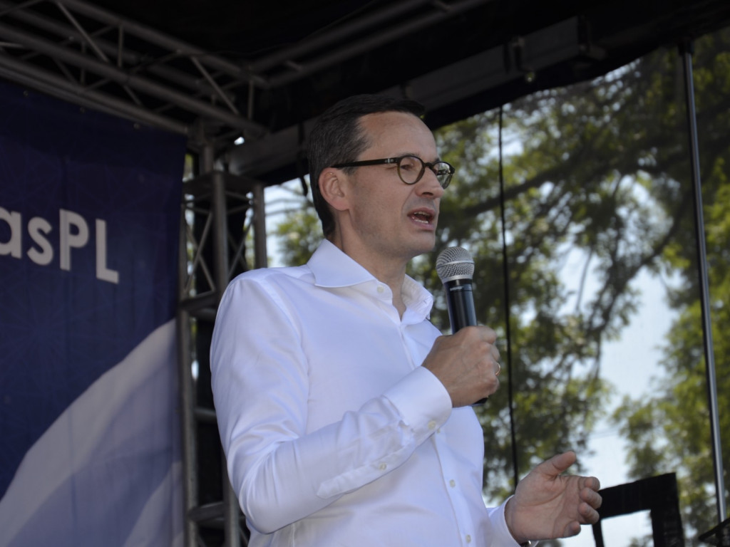 Państwo musi być z obywatelami - mówił w Ostrzeszowie premier Mateusz Morawiecki