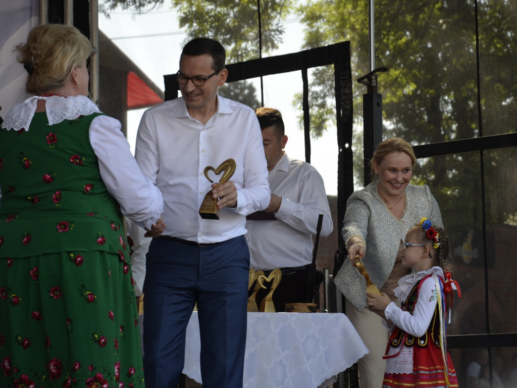 Państwo musi być z obywatelami - mówił w Ostrzeszowie premier Mateusz Morawiecki