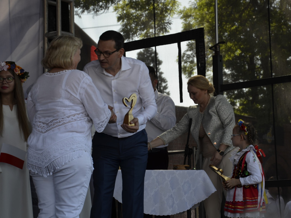 Państwo musi być z obywatelami - mówił w Ostrzeszowie premier Mateusz Morawiecki