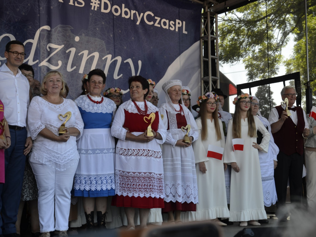 Państwo musi być z obywatelami - mówił w Ostrzeszowie premier Mateusz Morawiecki