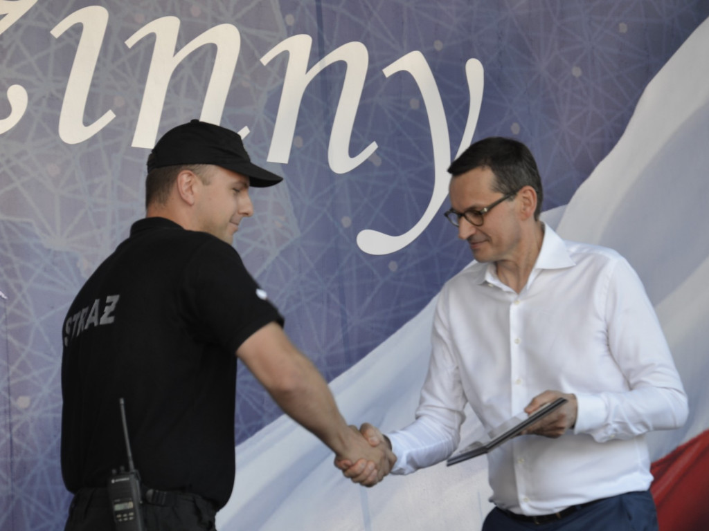 Państwo musi być z obywatelami - mówił w Ostrzeszowie premier Mateusz Morawiecki