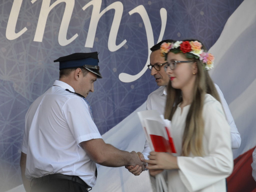 Państwo musi być z obywatelami - mówił w Ostrzeszowie premier Mateusz Morawiecki