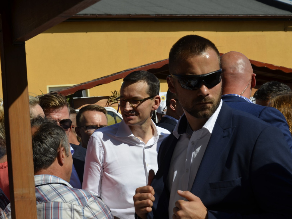 Państwo musi być z obywatelami - mówił w Ostrzeszowie premier Mateusz Morawiecki