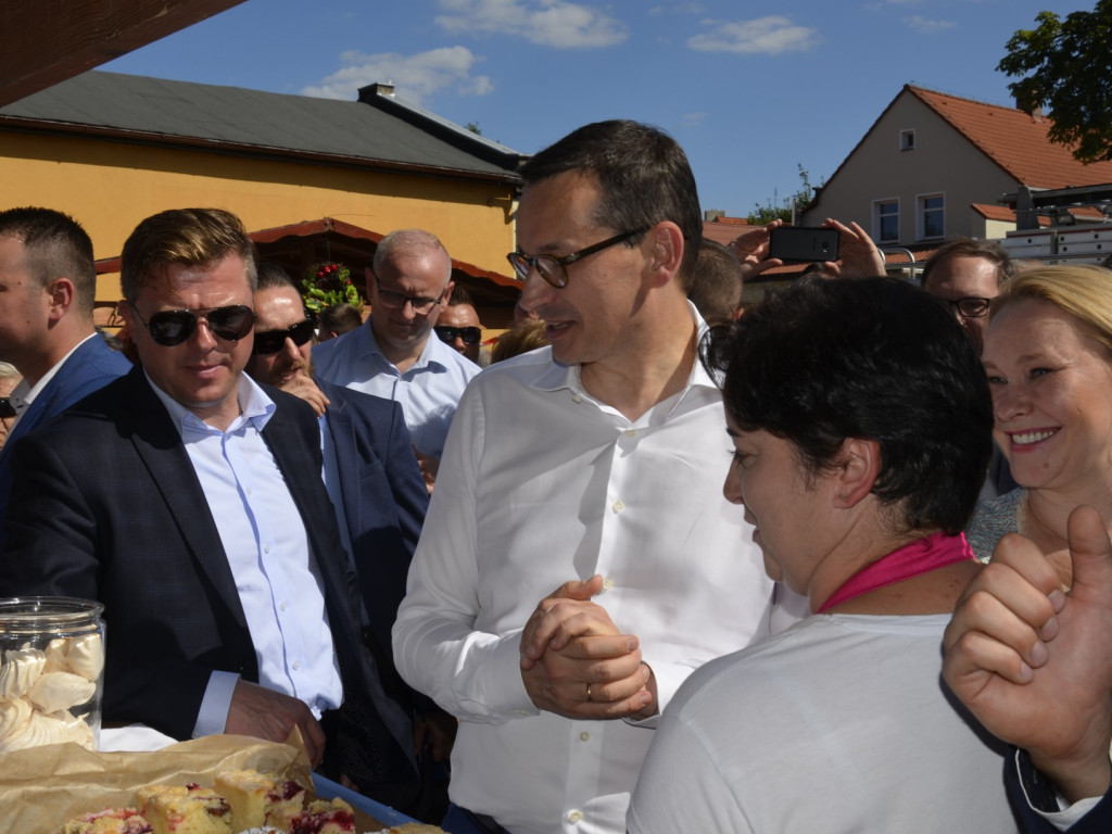 Państwo musi być z obywatelami - mówił w Ostrzeszowie premier Mateusz Morawiecki