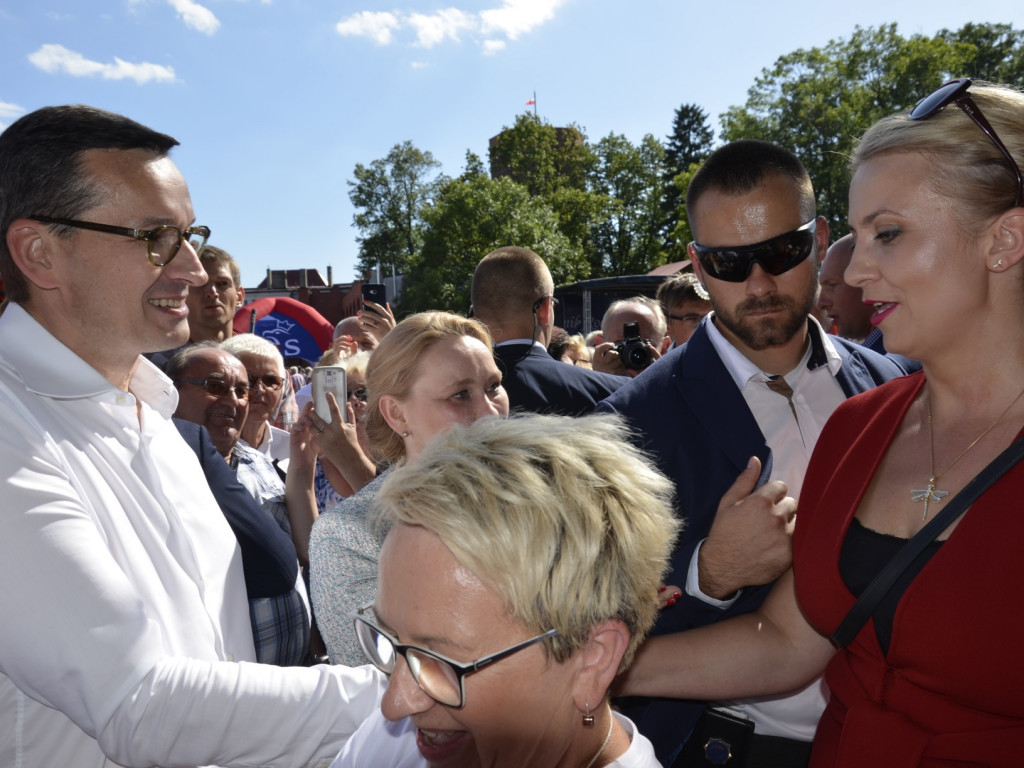 Państwo musi być z obywatelami - mówił w Ostrzeszowie premier Mateusz Morawiecki