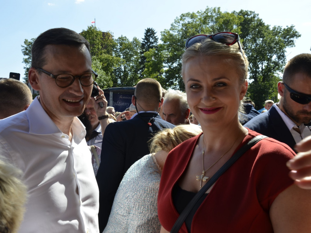 Państwo musi być z obywatelami - mówił w Ostrzeszowie premier Mateusz Morawiecki