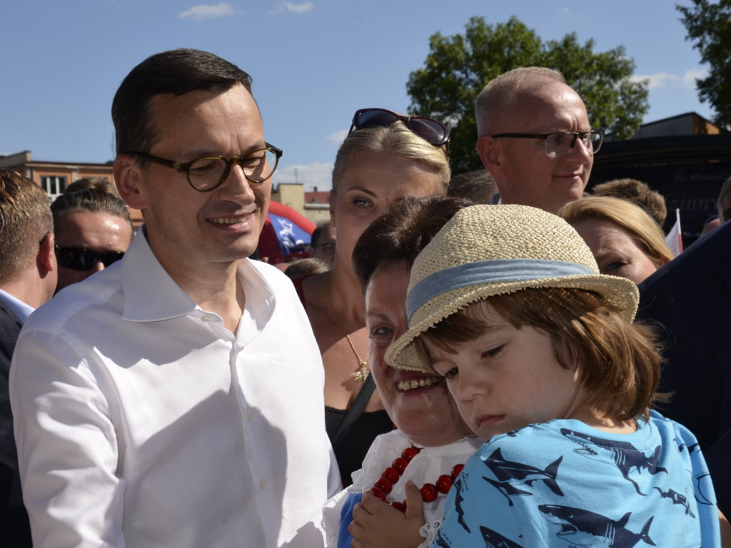 Państwo musi być z obywatelami - mówił w Ostrzeszowie premier Mateusz Morawiecki