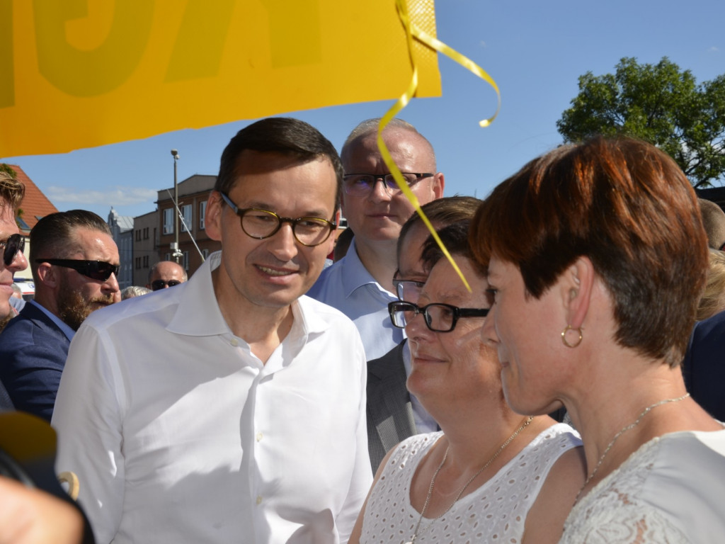 Państwo musi być z obywatelami - mówił w Ostrzeszowie premier Mateusz Morawiecki
