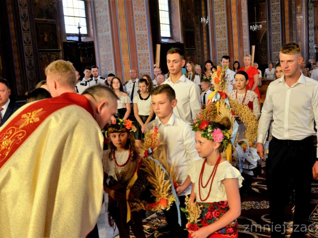 KRASZEWICE: Najpierw podziękowali za plony Bogu
