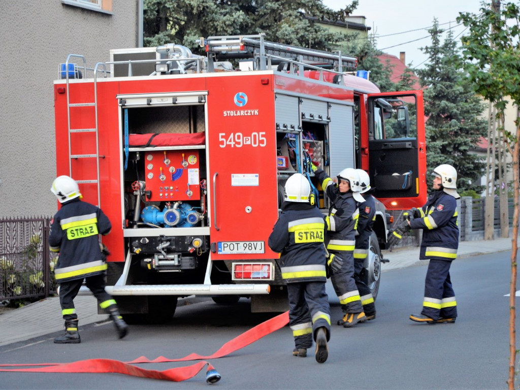 Pożar zakładu produkcyjnego w centrum Grabowa