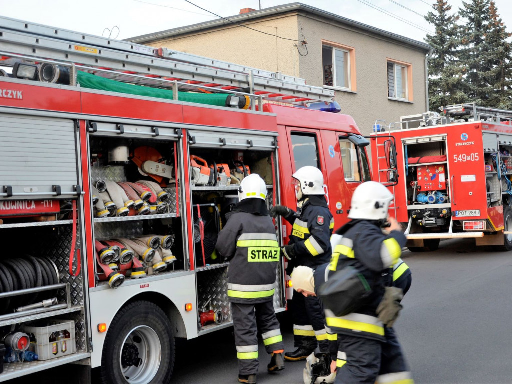 Pożar zakładu produkcyjnego w centrum Grabowa