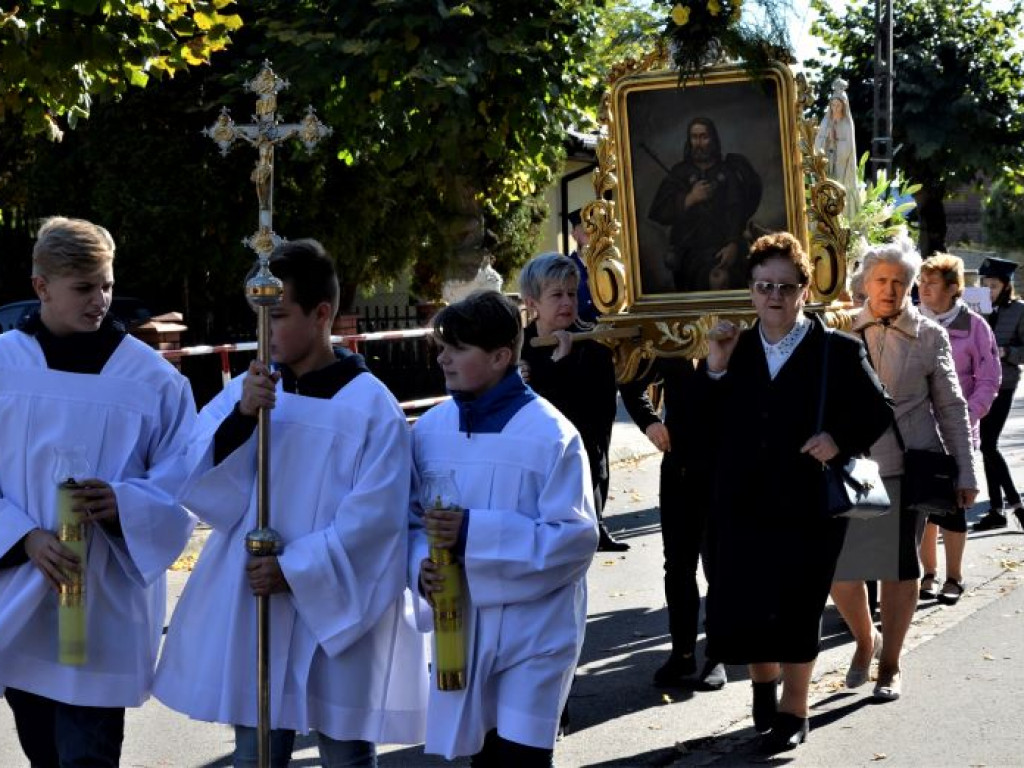 KRASZEWICE: Intronizacja relikwii św. Jana Pawła II