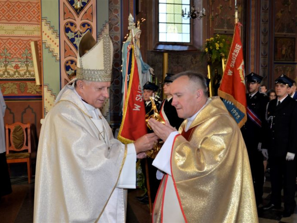 KRASZEWICE: Intronizacja relikwii św. Jana Pawła II