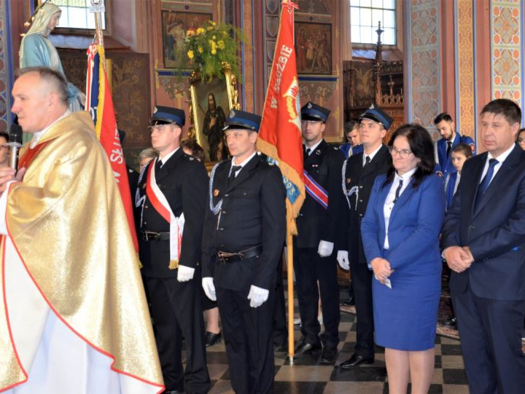 KRASZEWICE: Intronizacja relikwii św. Jana Pawła II