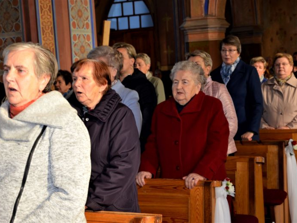 KRASZEWICE: Intronizacja relikwii św. Jana Pawła II