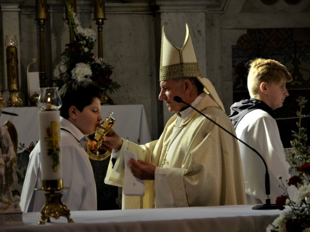 KRASZEWICE: Intronizacja relikwii św. Jana Pawła II