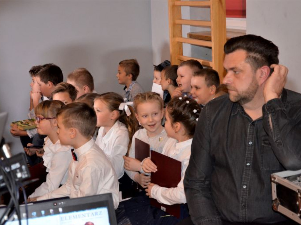 Wspólne Czytanie Elementarza w Kuźnicy Grabowskiej