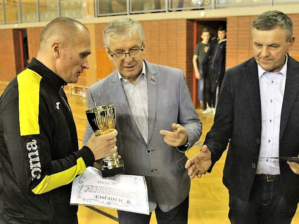 Puchar Starosty w rękach Doruchowa