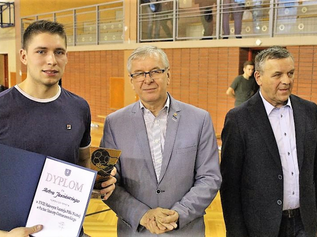 Puchar Starosty w rękach Doruchowa