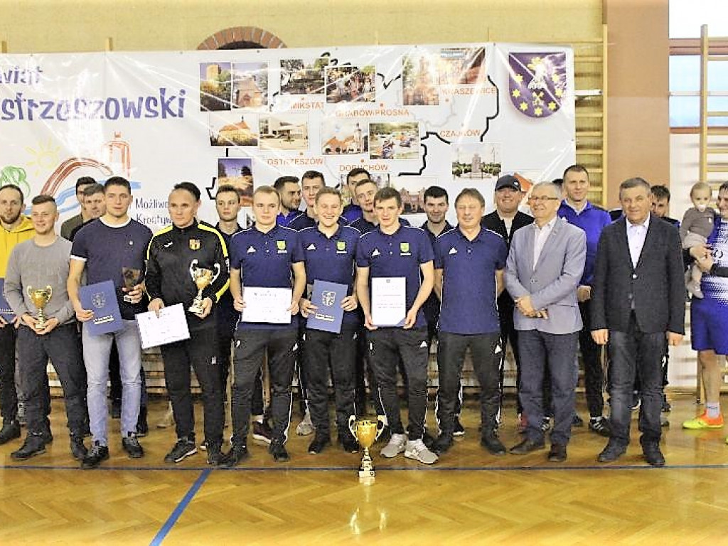 Puchar Starosty w rękach Doruchowa