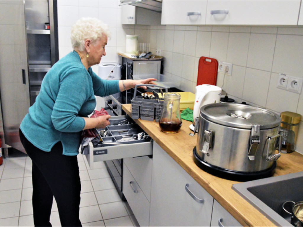 KRASZEWICE: BOCIEK ZAPRZYJAŹNIŁ SIĘ Z SENIORAMI (Film)