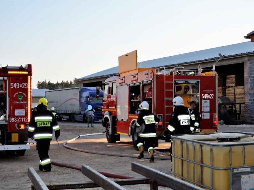 GŁUSZYNA: Pożar zakładu produkcji palet (AKTUALIZACJA)