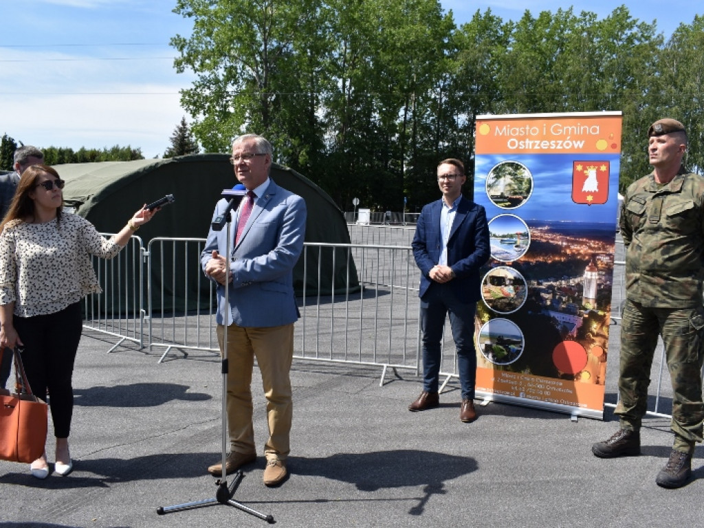 Punktu pobrań drive-thru działa w Ostrzeszowie