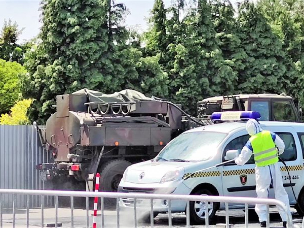 Punktu pobrań drive-thru działa w Ostrzeszowie