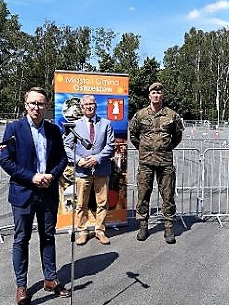 Punktu pobrań drive-thru działa w Ostrzeszowie