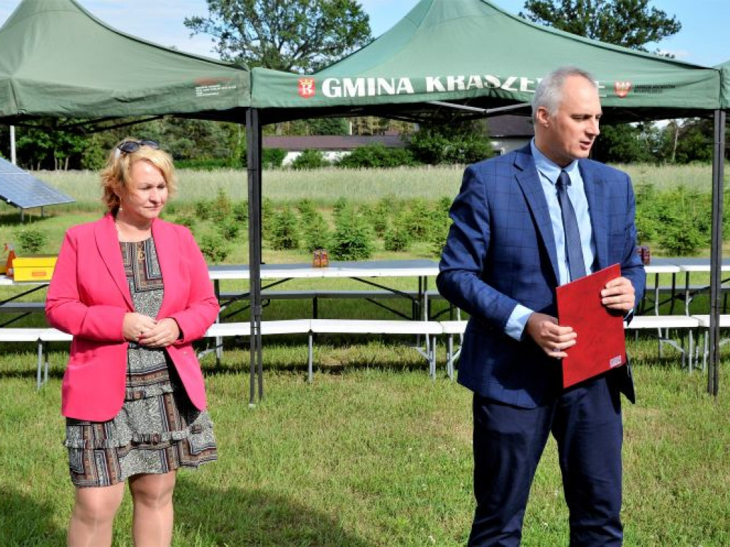 KRASZEWICE: Posadzili drzewa na cześć najmłodszych mieszkańców gminy
